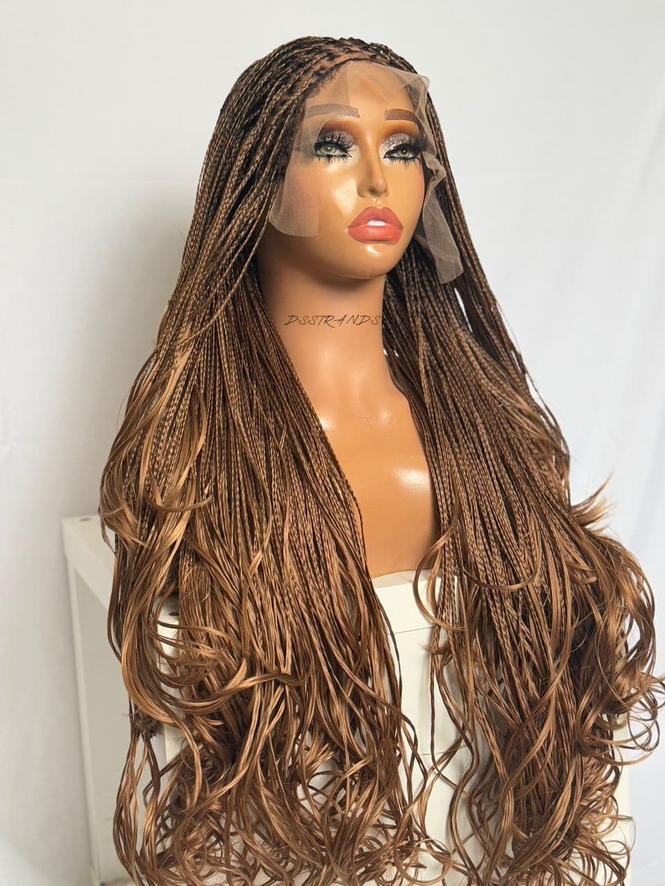 30" Island layered wig (dark blonde)